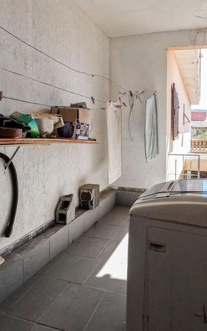Casa à venda com 140m², 4 quartos e 2 vagas Casa à venda com 140m², 4 quartos e 2 vagasLavanderia