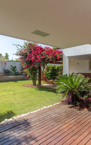 Casa à venda com 250m², 3 quartos e 4 vagas Casa à venda com 250m², 3 quartos e 4 vagasJardim