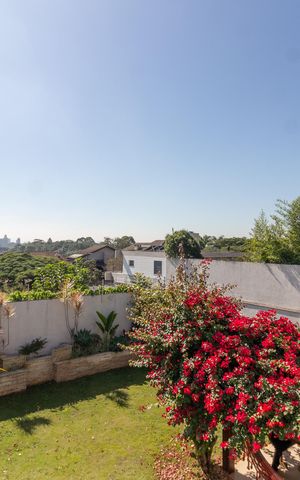 Casa à venda com 250m², 3 quartos e 4 vagas Casa à venda com 250m², 3 quartos e 4 vagasVista do Quarto 1 - Suíte