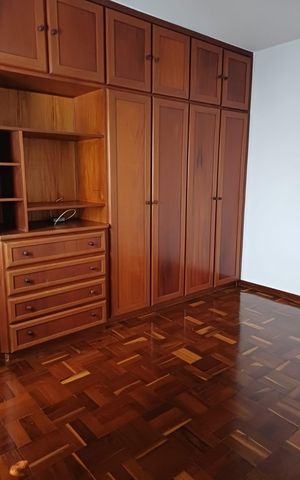 Casa à venda com 270m², 3 quartos e 3 vagas Casa à venda com 270m², 3 quartos e 3 vagasQuarto 2