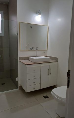 Casa à venda com 270m², 3 quartos e 3 vagas Casa à venda com 270m², 3 quartos e 3 vagasBanheiro