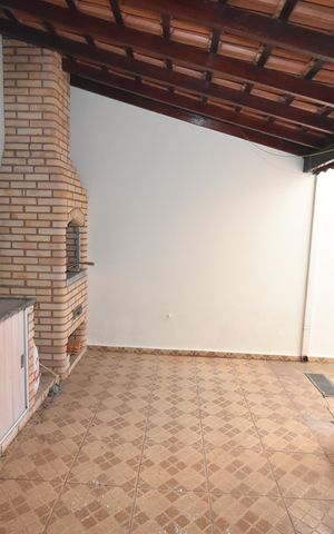 Casa de condomínio à venda com 131m², 3 quartos e 2 vagas Casa de condomínio à venda com 131m², 3 quartos e 2 vagasÁrea externa