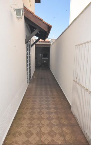 Casa de condomínio à venda com 131m², 3 quartos e 2 vagas Casa de condomínio à venda com 131m², 3 quartos e 2 vagasCorredor