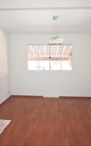 Casa de condomínio à venda com 131m², 3 quartos e 2 vagas Casa de condomínio à venda com 131m², 3 quartos e 2 vagasSala