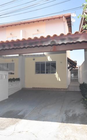 Casa de condomínio à venda com 131m², 3 quartos e 2 vagas Casa de condomínio à venda com 131m², 3 quartos e 2 vagasÁrea externa
