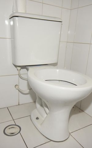 Casa de condomínio à venda com 131m², 3 quartos e 2 vagas Casa de condomínio à venda com 131m², 3 quartos e 2 vagasBanheiro Social 1