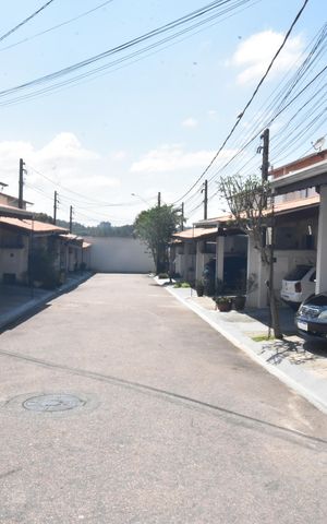 Casa de condomínio à venda com 131m², 3 quartos e 2 vagas Casa de condomínio à venda com 131m², 3 quartos e 2 vagasÁrea externa