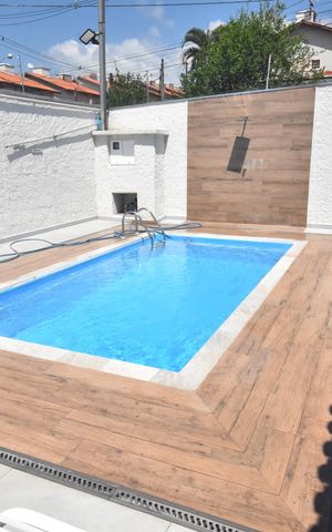 Casa de condomínio à venda com 131m², 3 quartos e 2 vagas Casa de condomínio à venda com 131m², 3 quartos e 2 vagasÁrea comum - Piscina