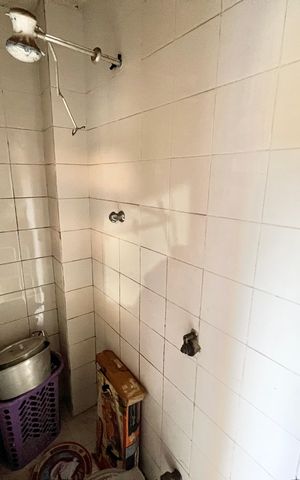 Casa à venda com 240m², 4 quartos e 10 vagas Casa à venda com 240m², 4 quartos e 10 vagasBanheiro de serviço