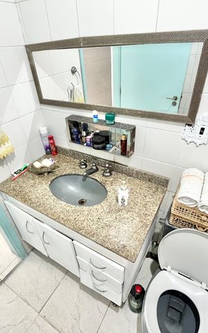 Casa à venda com 240m², 4 quartos e 10 vagas Casa à venda com 240m², 4 quartos e 10 vagasBanheiro