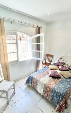 Casa à venda com 240m², 4 quartos e 10 vagas Casa à venda com 240m², 4 quartos e 10 vagasQuarto 1