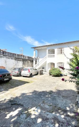 Casa à venda com 120m², 2 quartos e 3 vagas Casa à venda com 120m², 2 quartos e 3 vagasGaragem