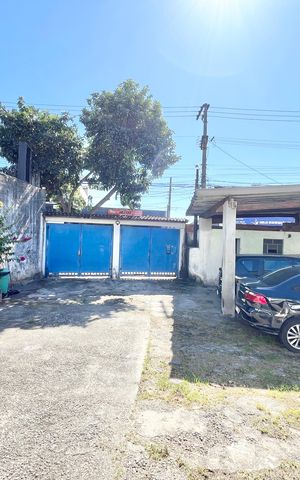 Casa à venda com 120m², 2 quartos e 3 vagas Casa à venda com 120m², 2 quartos e 3 vagasGaragem