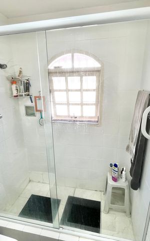 Casa à venda com 120m², 2 quartos e 3 vagas Casa à venda com 120m², 2 quartos e 3 vagasBanheiro