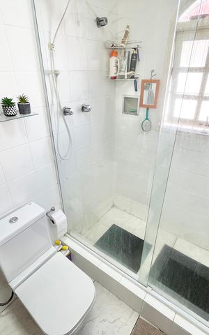 Casa à venda com 120m², 2 quartos e 3 vagas Casa à venda com 120m², 2 quartos e 3 vagasBanheiro