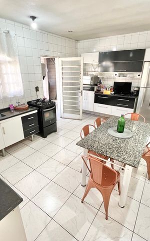 Casa à venda com 120m², 2 quartos e 3 vagas Casa à venda com 120m², 2 quartos e 3 vagasCozinha
