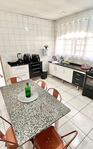 Casa à venda com 120m², 2 quartos e 3 vagas Casa à venda com 120m², 2 quartos e 3 vagasCozinha