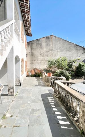 Casa à venda com 120m², 2 quartos e 3 vagas Casa à venda com 120m², 2 quartos e 3 vagasQuintal