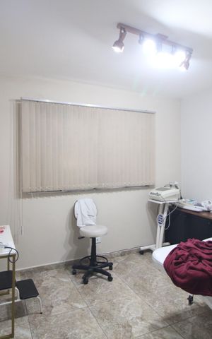 Casa à venda com 140m², 3 quartos e 3 vagasSuíte