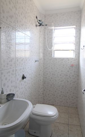 Casa à venda com 140m², 3 quartos e 3 vagasBanheiro comum