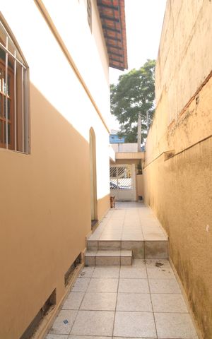 Casa à venda com 140m², 3 quartos e 3 vagasQuintal lateral