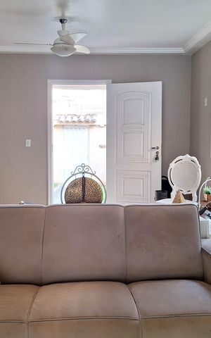 Casa à venda com 400m², 4 quartos e 2 vagas Casa à venda com 400m², 4 quartos e 2 vagasSala