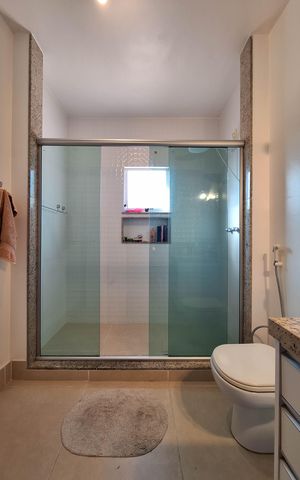 Casa à venda com 400m², 4 quartos e 2 vagas Casa à venda com 400m², 4 quartos e 2 vagasBanheiro Social