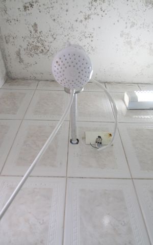 Casa à venda com 117m², 6 quartos e 1 vagaBanheiro da Suíte 2 - Chuveiro