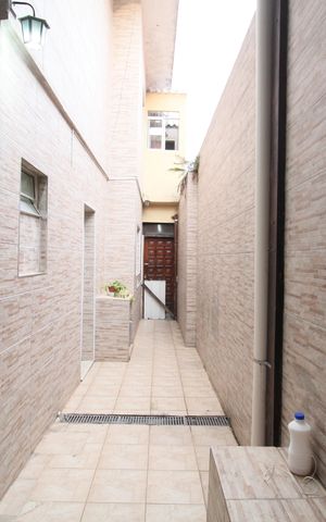 Casa à venda com 117m², 6 quartos e 1 vagaCorredor Externo