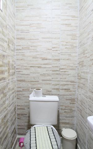 Casa à venda com 117m², 6 quartos e 1 vagaBanheiro Externo