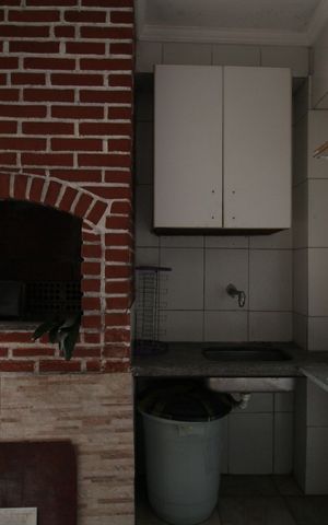 Casa à venda com 117m², 6 quartos e 1 vagaChurrasqueira