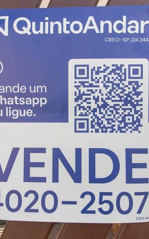 Casa à venda com 299m², 4 quartos e 6 vagas Casa à venda com 299m², 4 quartos e 6 vagasPlaca