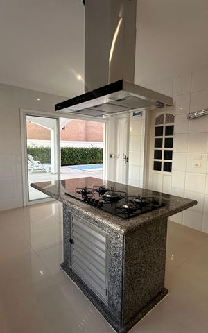 Casa de condomínio para alugar com 450m², 4 quartos e 4 vagas Casa de condomínio para alugar com 450m², 4 quartos e 4 vagasCozinha