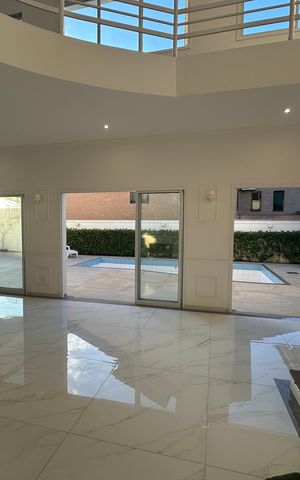 Casa de condomínio para alugar com 450m², 4 quartos e 4 vagas Casa de condomínio para alugar com 450m², 4 quartos e 4 vagasSala de Jantar