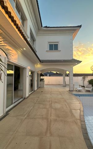 Casa de condomínio para alugar com 450m², 4 quartos e 4 vagas Casa de condomínio para alugar com 450m², 4 quartos e 4 vagasPiscina