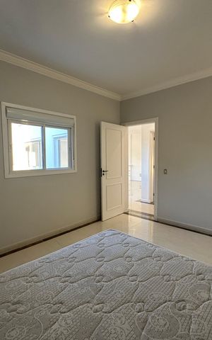 Casa de condomínio para alugar com 450m², 4 quartos e 4 vagas Casa de condomínio para alugar com 450m², 4 quartos e 4 vagasSuíte 2