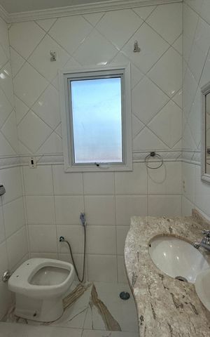 Casa de condomínio para alugar com 450m², 4 quartos e 4 vagas Casa de condomínio para alugar com 450m², 4 quartos e 4 vagasBanheiro da Suíte 3