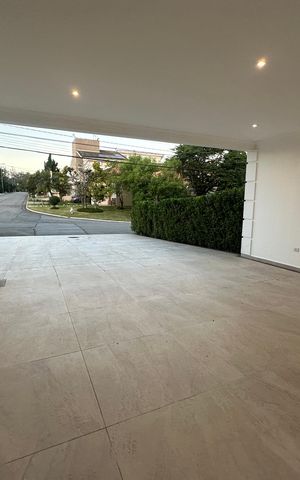 Casa de condomínio para alugar com 450m², 4 quartos e 4 vagas Casa de condomínio para alugar com 450m², 4 quartos e 4 vagasGaragem