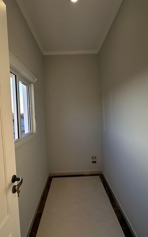 Casa de condomínio para alugar com 450m², 4 quartos e 4 vagas Casa de condomínio para alugar com 450m², 4 quartos e 4 vagasCloset da suíte 2