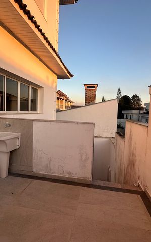 Casa de condomínio para alugar com 450m², 4 quartos e 4 vagas Casa de condomínio para alugar com 450m², 4 quartos e 4 vagasÁrea de Serviço