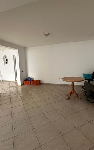 Casa de condomínio para alugar com 450m², 4 quartos e 4 vagas Casa de condomínio para alugar com 450m², 4 quartos e 4 vagasÁrea comum