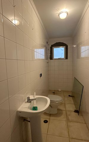 Casa de condomínio para alugar com 450m², 4 quartos e 4 vagas Casa de condomínio para alugar com 450m², 4 quartos e 4 vagasBanheiro Social