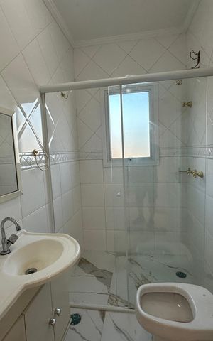 Casa de condomínio para alugar com 450m², 4 quartos e 4 vagas Casa de condomínio para alugar com 450m², 4 quartos e 4 vagasBanheiro da Suíte 1