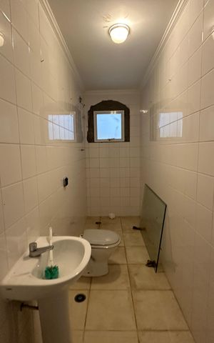 Casa de condomínio para alugar com 450m², 4 quartos e 4 vagas Casa de condomínio para alugar com 450m², 4 quartos e 4 vagasBanheiro Social