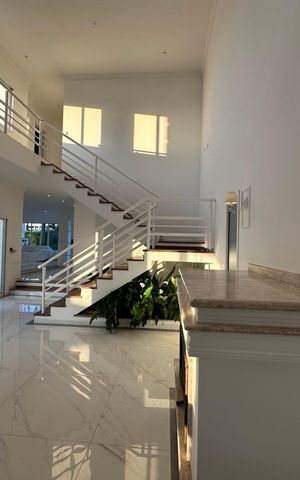 Casa de condomínio para alugar com 450m², 4 quartos e 4 vagas Casa de condomínio para alugar com 450m², 4 quartos e 4 vagasSala de Jantar