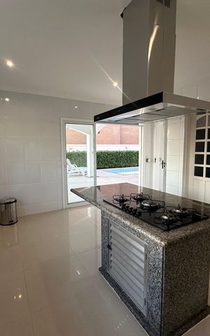 Casa de condomínio para alugar com 450m², 4 quartos e 4 vagas Casa de condomínio para alugar com 450m², 4 quartos e 4 vagasCozinha