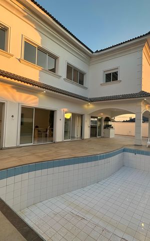 Casa de condomínio para alugar com 450m², 4 quartos e 4 vagas Casa de condomínio para alugar com 450m², 4 quartos e 4 vagasPiscina