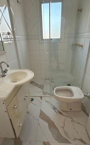 Casa de condomínio para alugar com 450m², 4 quartos e 4 vagas Casa de condomínio para alugar com 450m², 4 quartos e 4 vagasBanheiro da Suíte 1
