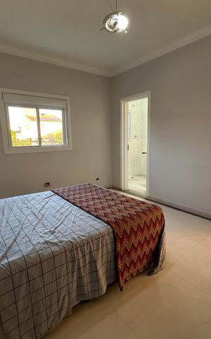 Casa de condomínio para alugar com 450m², 4 quartos e 4 vagas Casa de condomínio para alugar com 450m², 4 quartos e 4 vagasSuíte 3