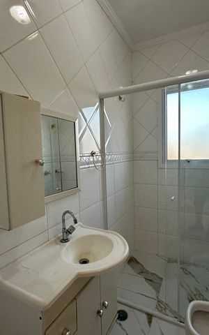 Casa de condomínio para alugar com 450m², 4 quartos e 4 vagas Casa de condomínio para alugar com 450m², 4 quartos e 4 vagasBanheiro da Suíte 1